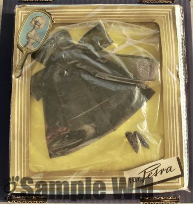 OVP Kleid schwarz 60er
60
