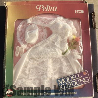 Petra Brautkleid mit Hut 70er OVP
38
